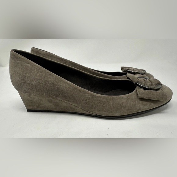 Stuart Weitzman Brown Taupe Suede Slip On Wedge Heels Buckle Womens 10 - Picture 3 of 13